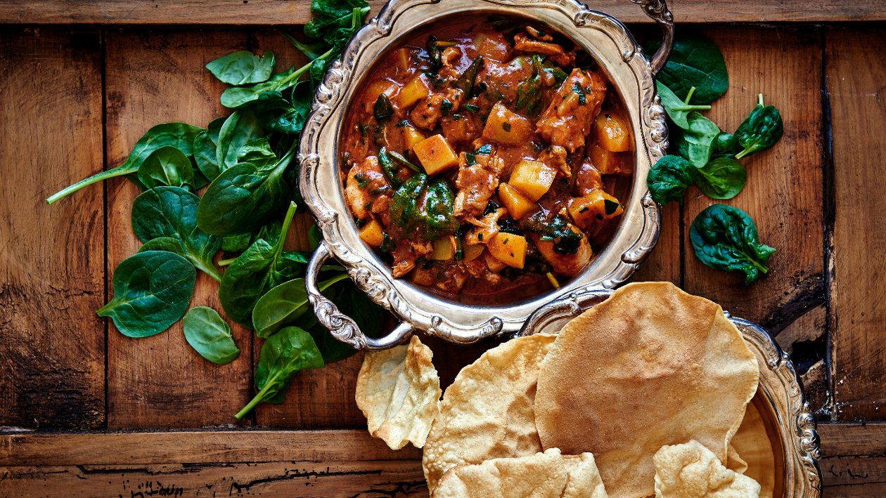 Butter Chicken med poteter og spinat – - Oppskrift