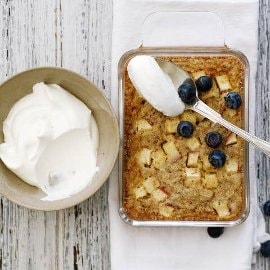 Havrekake med eple og blåbær