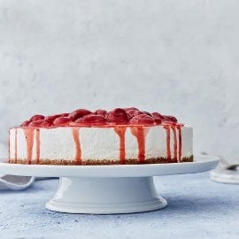 Ostekake med lime & jordbær Ostekake med lime & jordbær