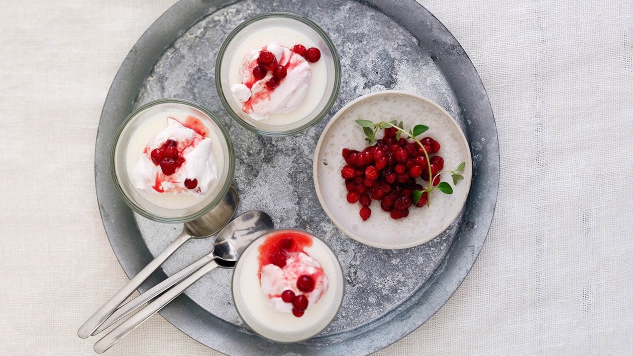 Vaniljepudding med bringebær og tyttebærmousse – - Oppskrift