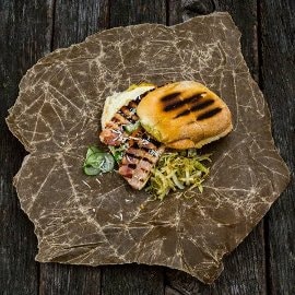 Sandwich med sideflesk, pepperrot og dijondressing Sandwich med sideflesk, pepperrot og dijondressing