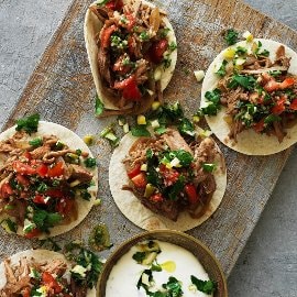 Baby-shawarma med mynte-sitrusdressing Baby-shawarma med mynte-sitrusdressing