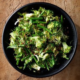 Brokkoli med sesamfrø, koriander og miso