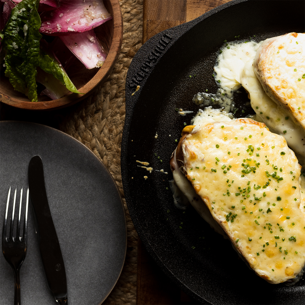 Klassisk Croque Monsieur med salat – - Oppskrift Klassisk Croque Monsieur med salat – - Oppskrift