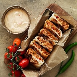 Murtabak – filo med kylling, tomat og chili Murtabak – filo med kylling, tomat og chili
