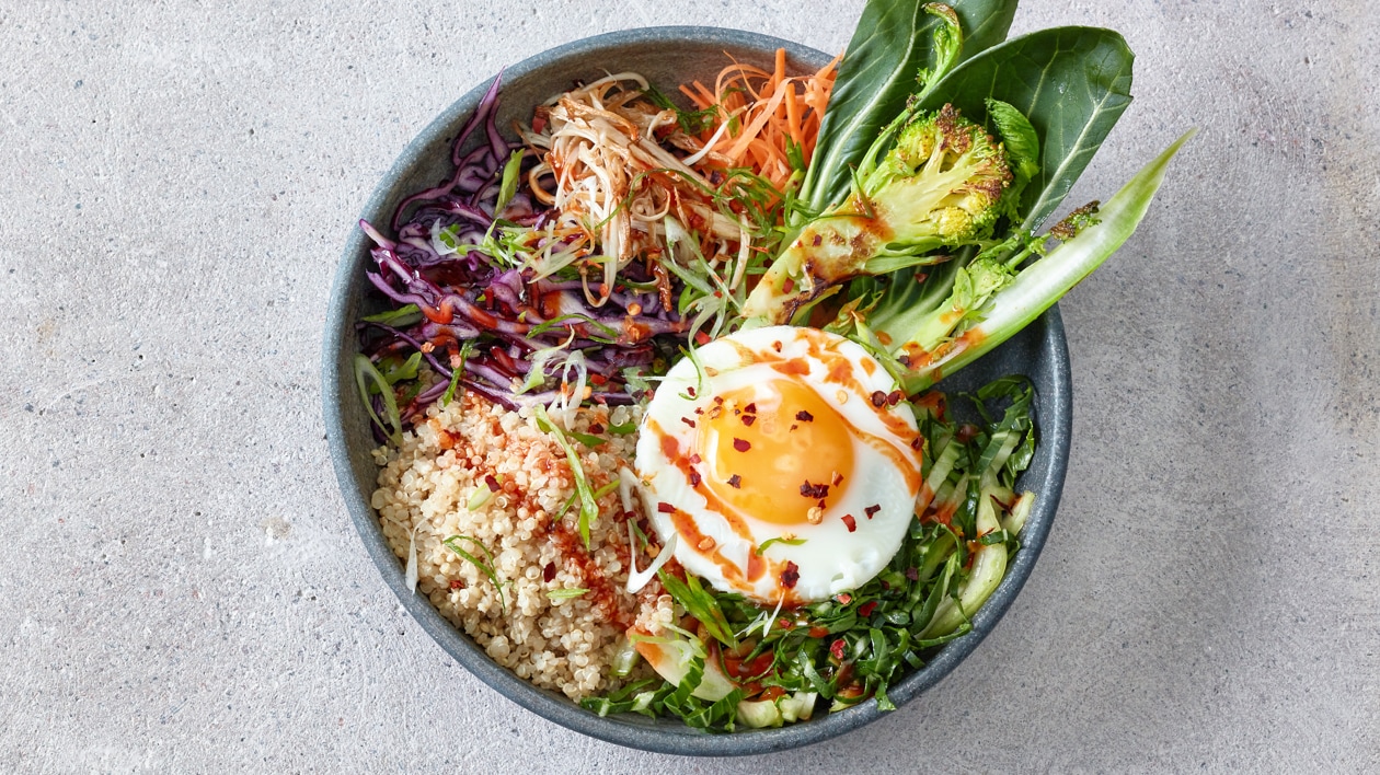 Bibimbap med stekt egg, sopp og syltet pak choi – - Oppskrift
