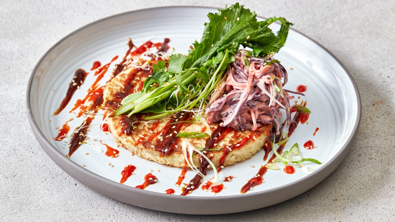 Okonomiyaki med rødkålslaw og brokkoli rapini – - Oppskrift