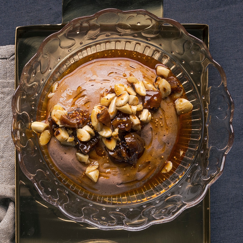 Sjokolademousse med brente mandler og fiken Sjokolademousse med brente mandler og fiken