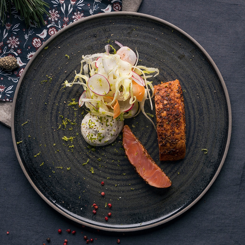 Pastramilaks med syltede grønnsaker og yoghurt Pastramilaks med syltede grønnsaker og yoghurt
