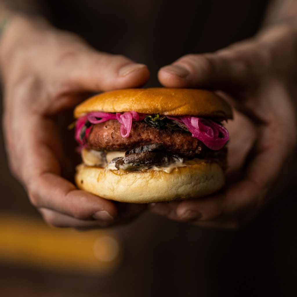 Vegansk sopp- og grønnkålsburger