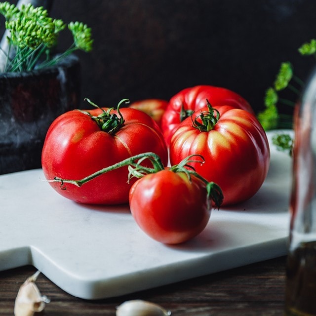 Fråts i tomater, men tenk på fargen
